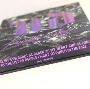 Urban Decay Makeup - Urban Decay Troublemaker Urban Decay Makeup - Urban Decay Troublemaker
